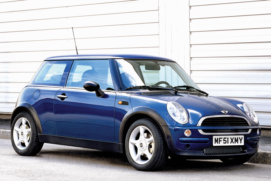 Мини оне. Мини Купер Ван. Синий Mini Cooper r50. Мини Купер one 2001. Mini Cooper поколения r50.